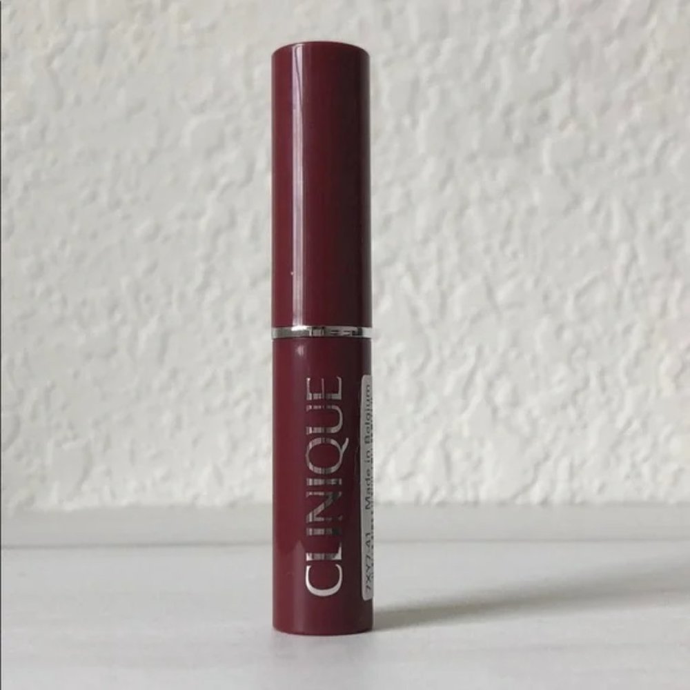 $8💕 CLINIQUE Almost Lipstick in Black Honey